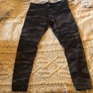 Lowrise Camo Workout Leggings